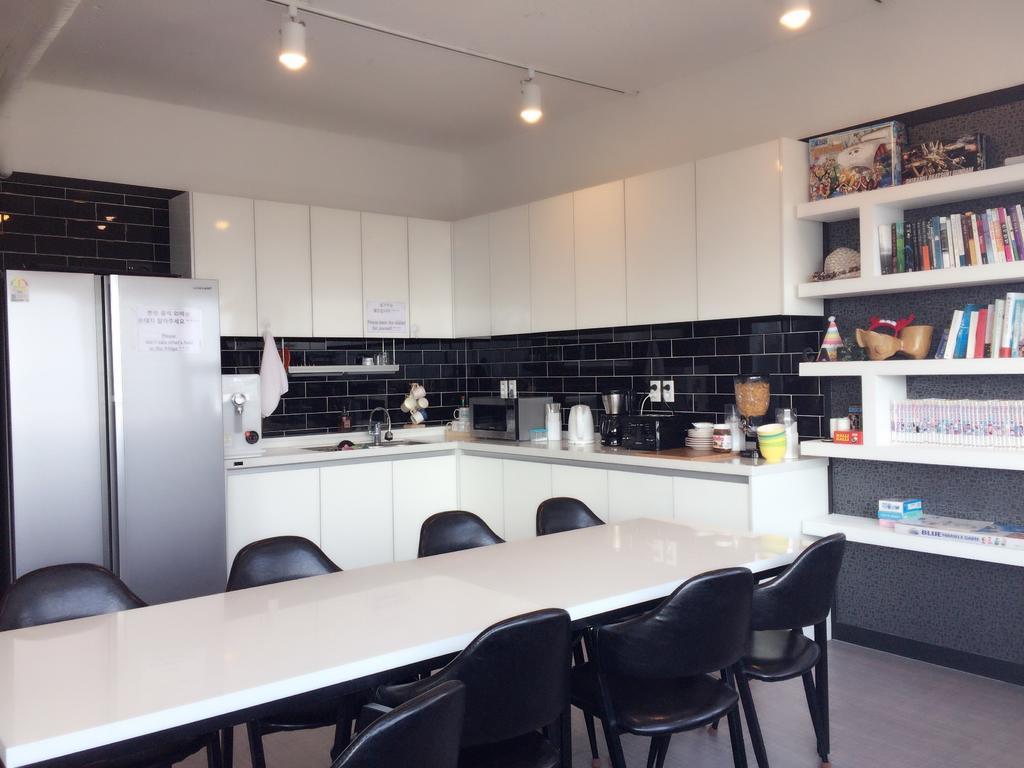 Mozzihostel Busan Station Zewnętrze zdjęcie